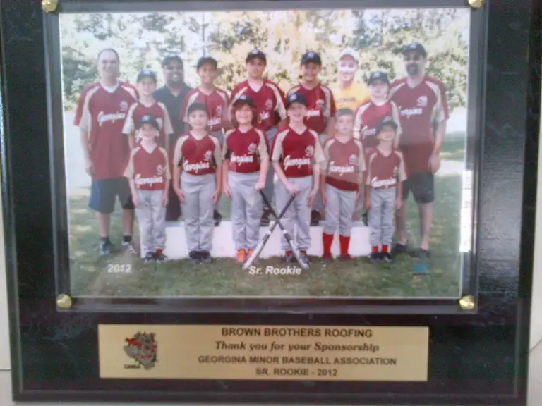 Brown Bros Roofing supporting a community team